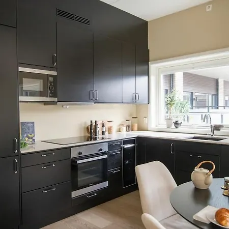 2br 200 M From Metro And Airport Bus And Free Parking