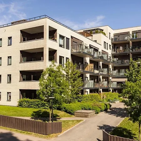2br 200 M From Metro And Airport Bus And Free Parking *
