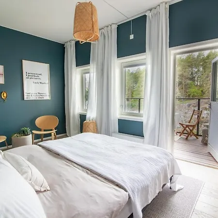 2br 200 M From Metro And Airport Bus And Free Parking *